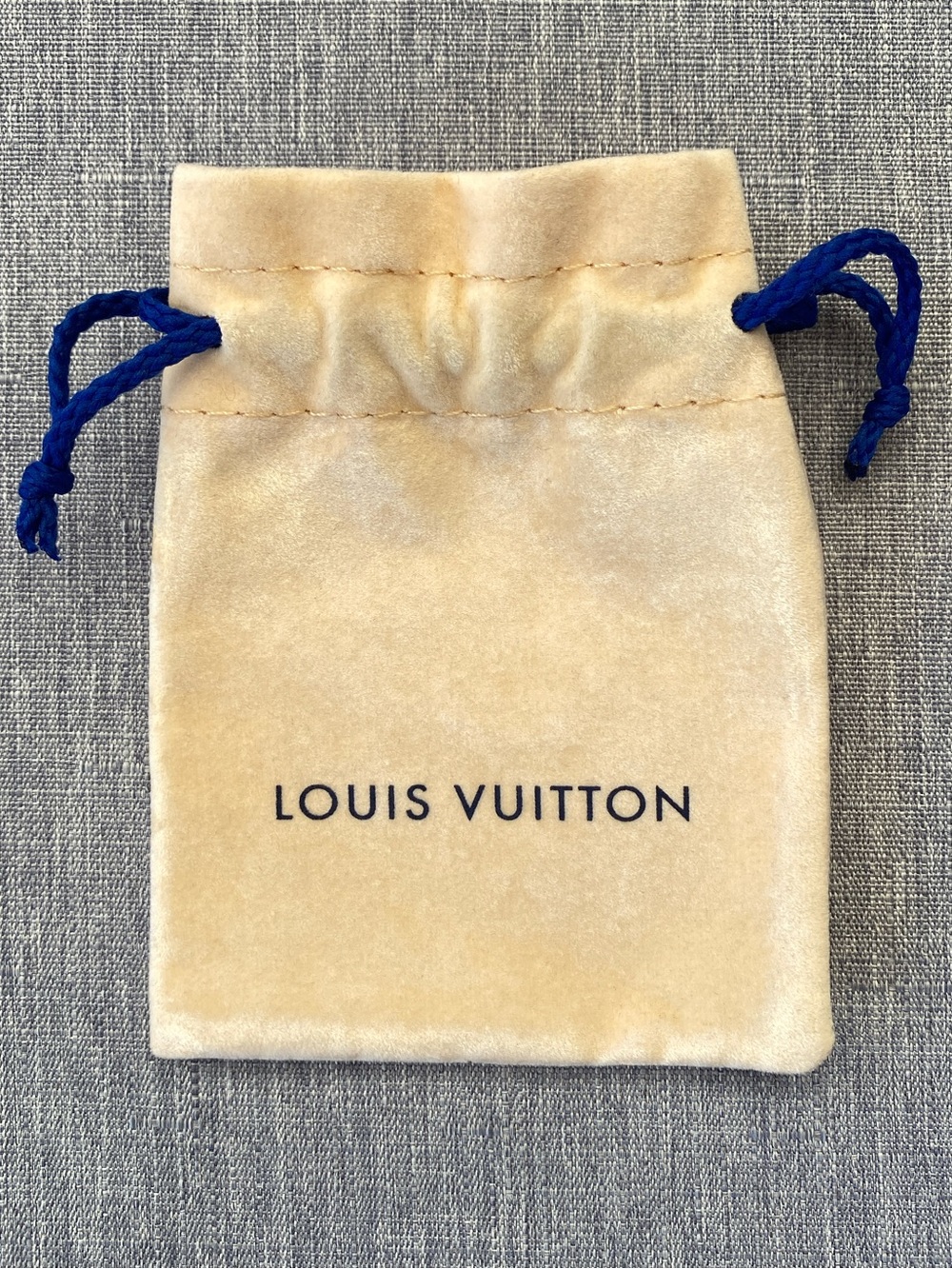 NWOT Authentic Louis Vuitton | Cream Velvet Drawstring Pouch - 10x8 cm